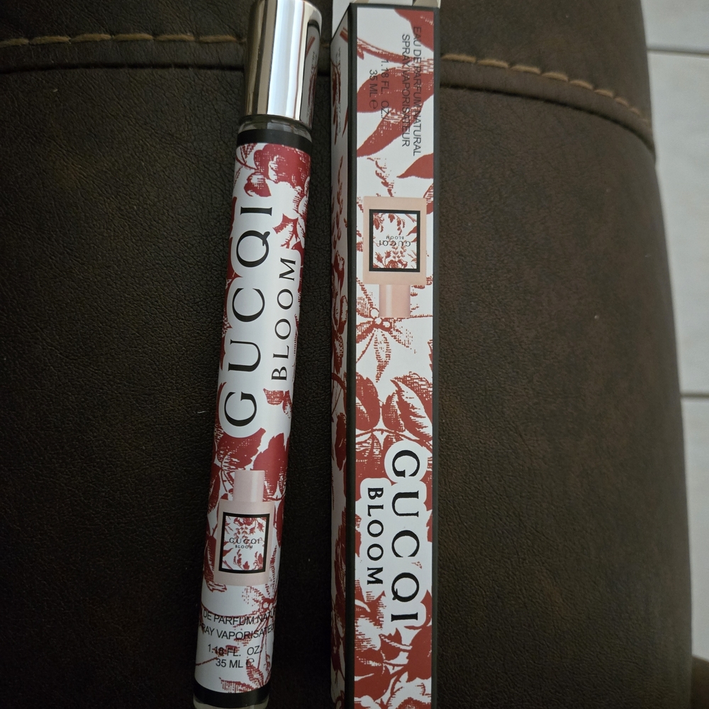 Gucci Bloom Rollerball - White with Red Floral Design